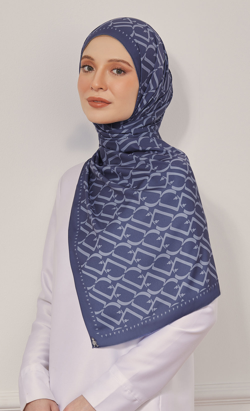D Monogram dUCk Shawl in Blueberry Cereal