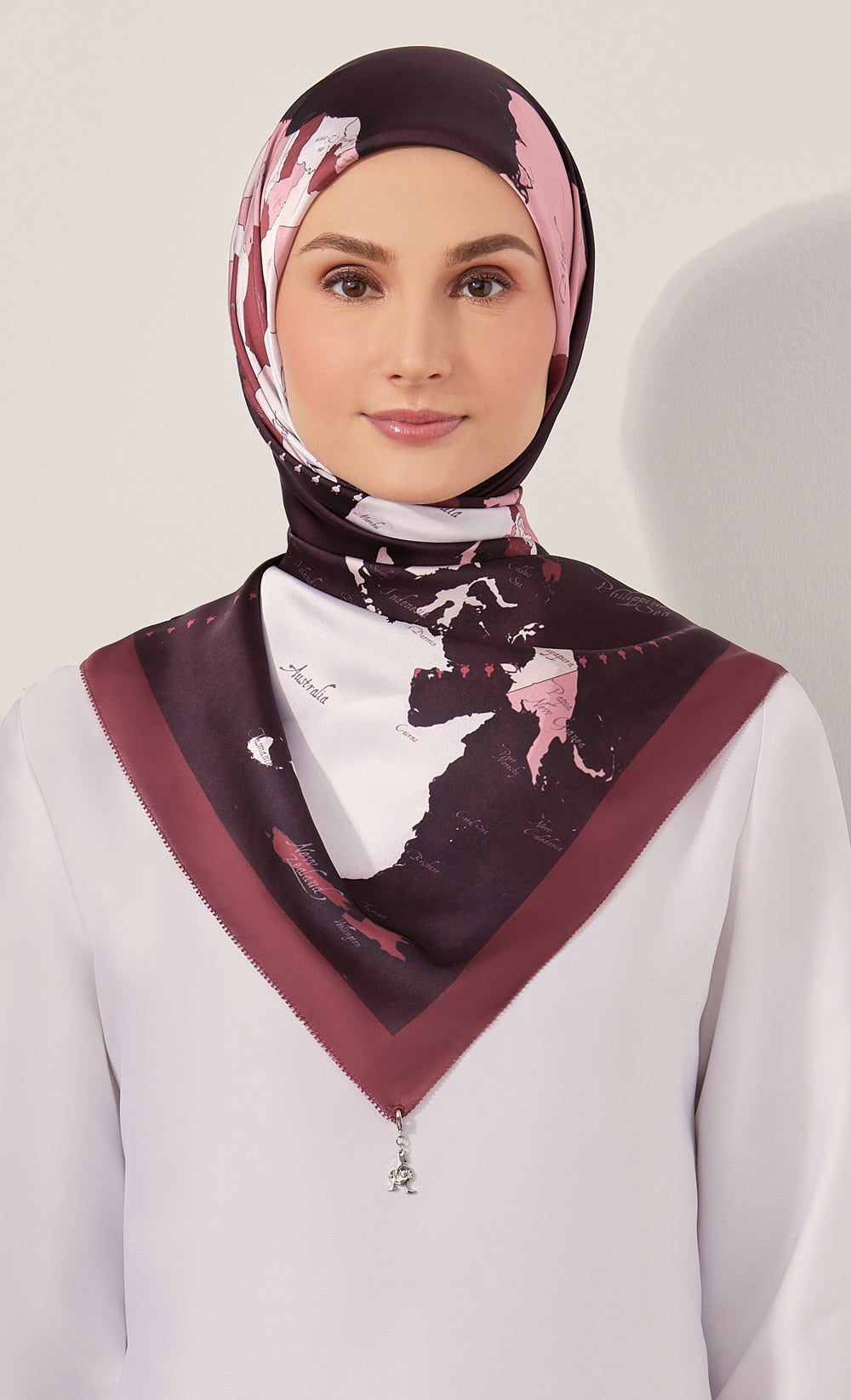 The World Map dUCk Square Scarf in Maroon