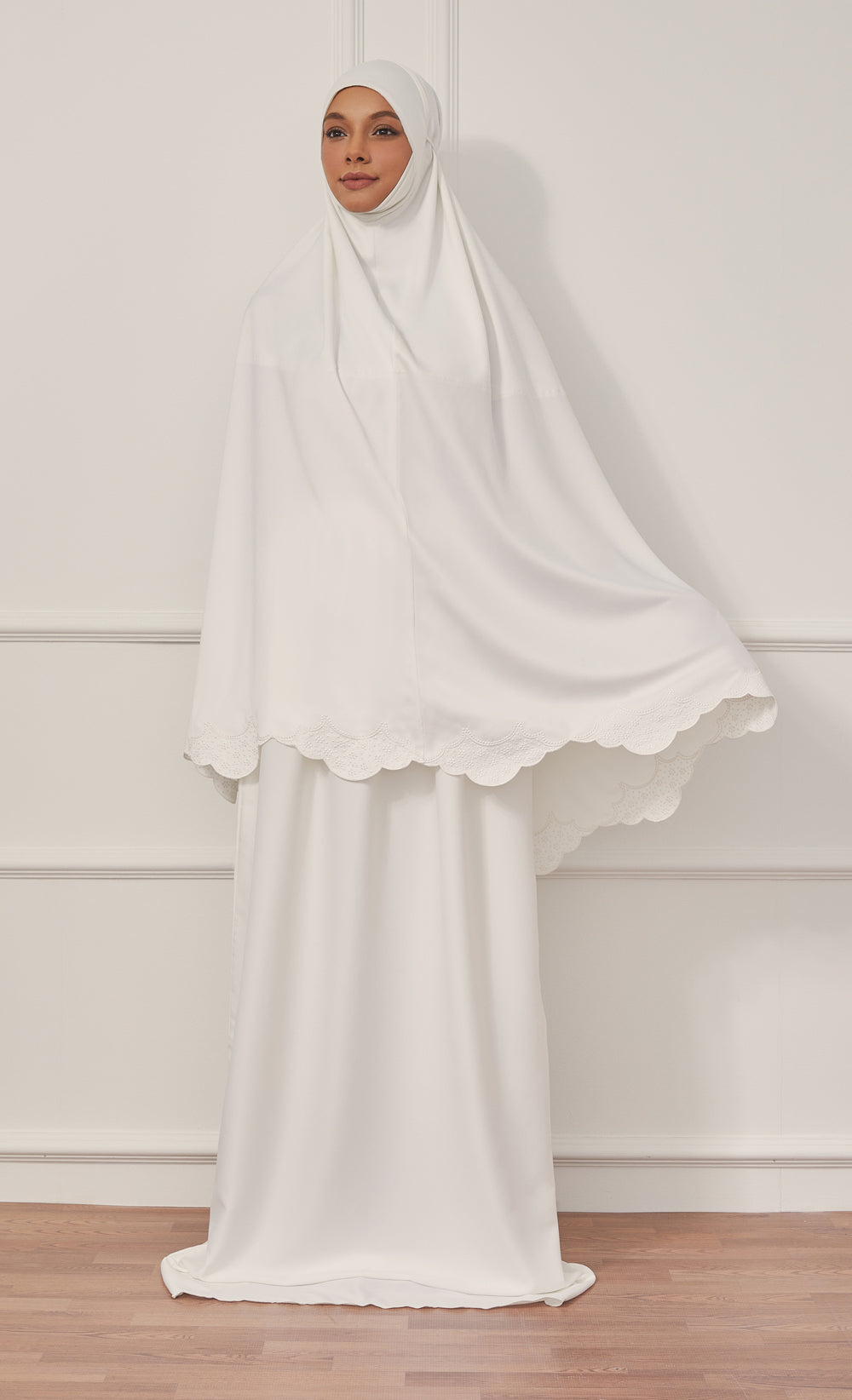 Dandelion Prayerwear in White