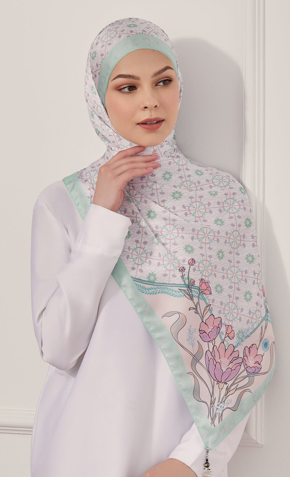 The Blooming Tiles dUCk Shawl in Onde Onde