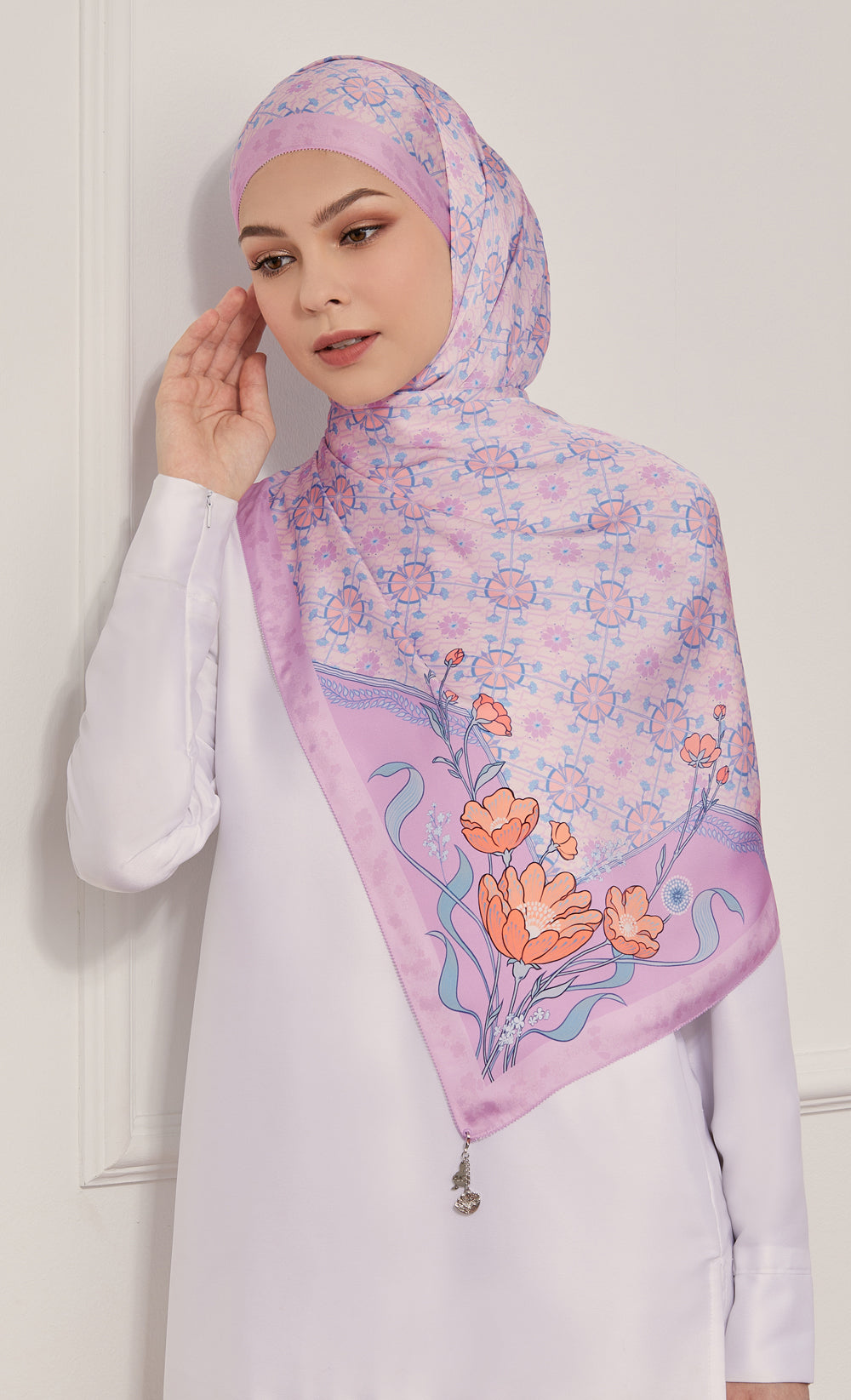 The Blooming Tiles dUCk Shawl in Pulut Tekan