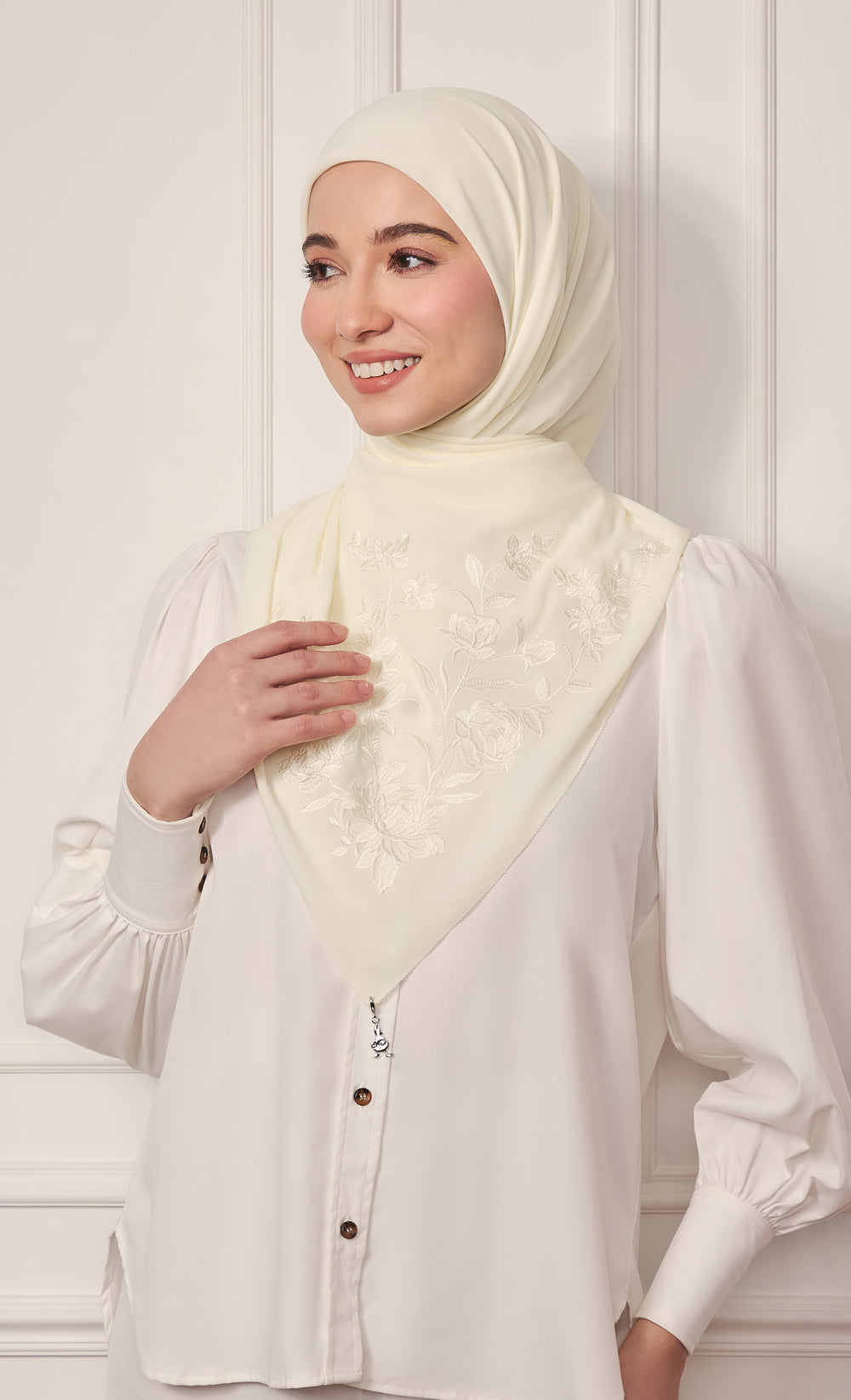 The Peonies Embroidery dUCk Square Scarf in White