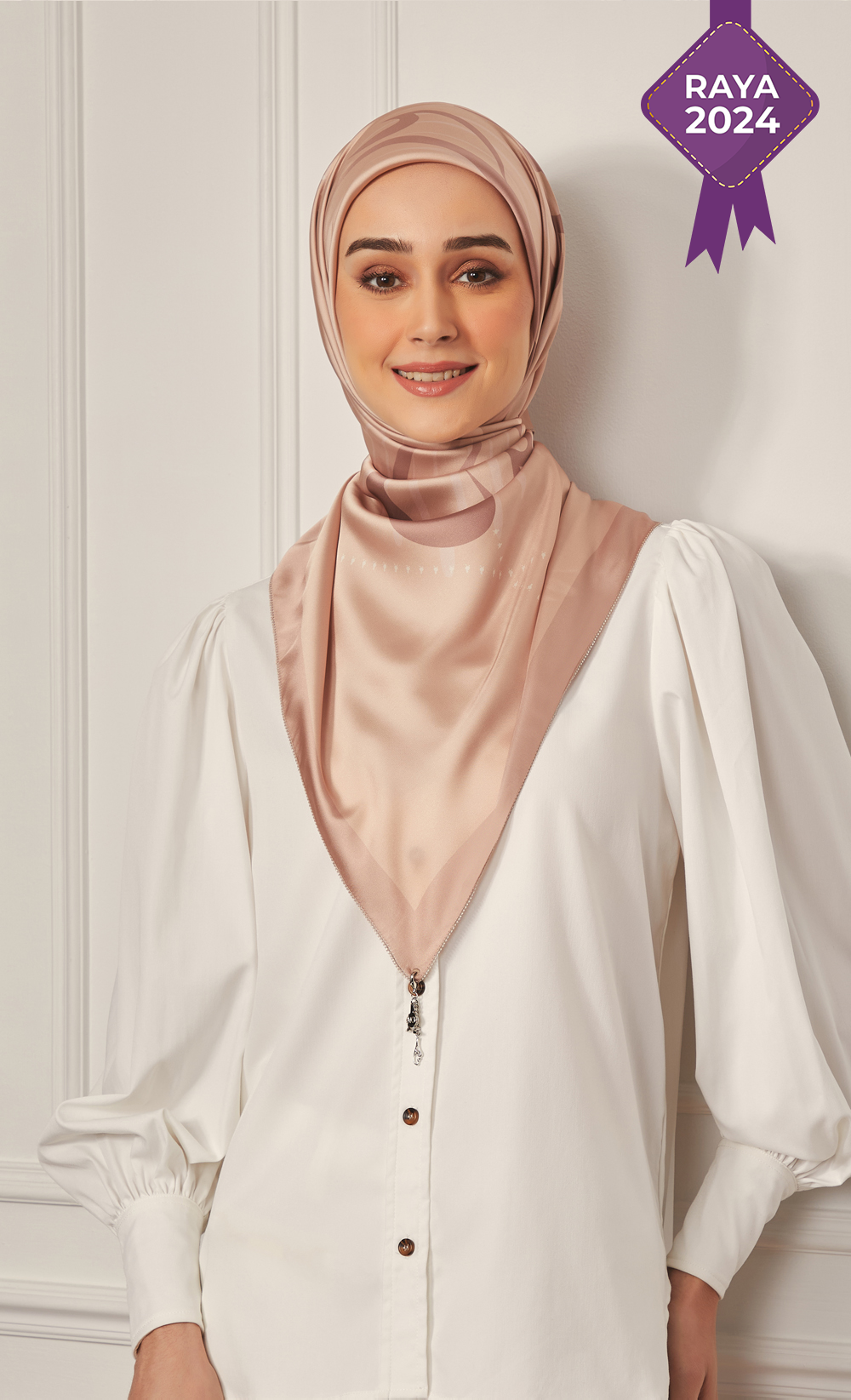 The Nisa dUCk Square Scarf in Zainab