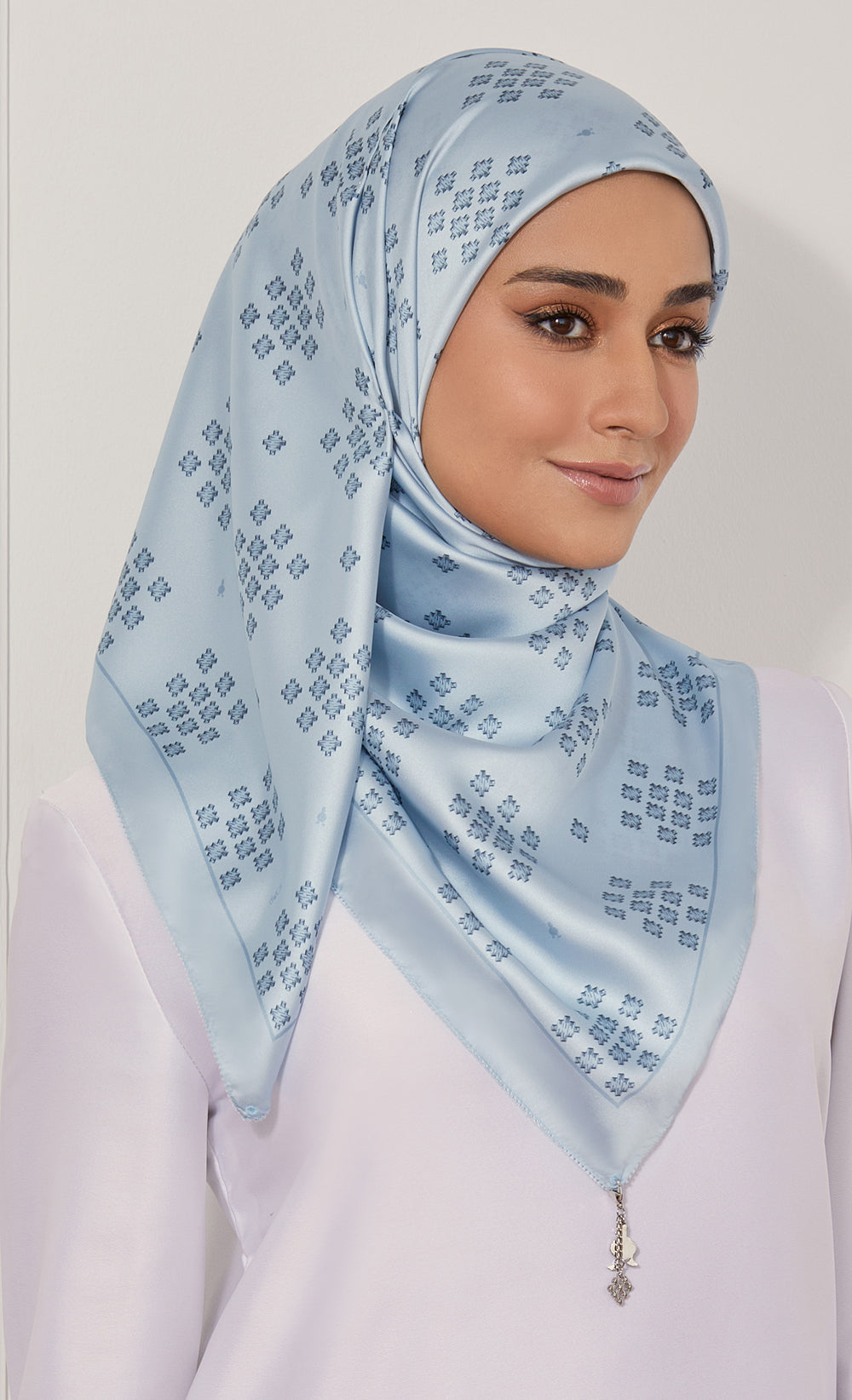 The Ikatan dUCk Square Scarf in Akrab