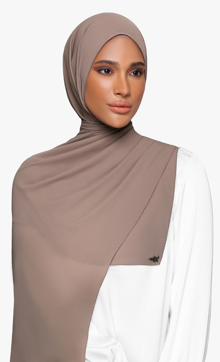 Frappe Shawl with nanotechnology in Brown